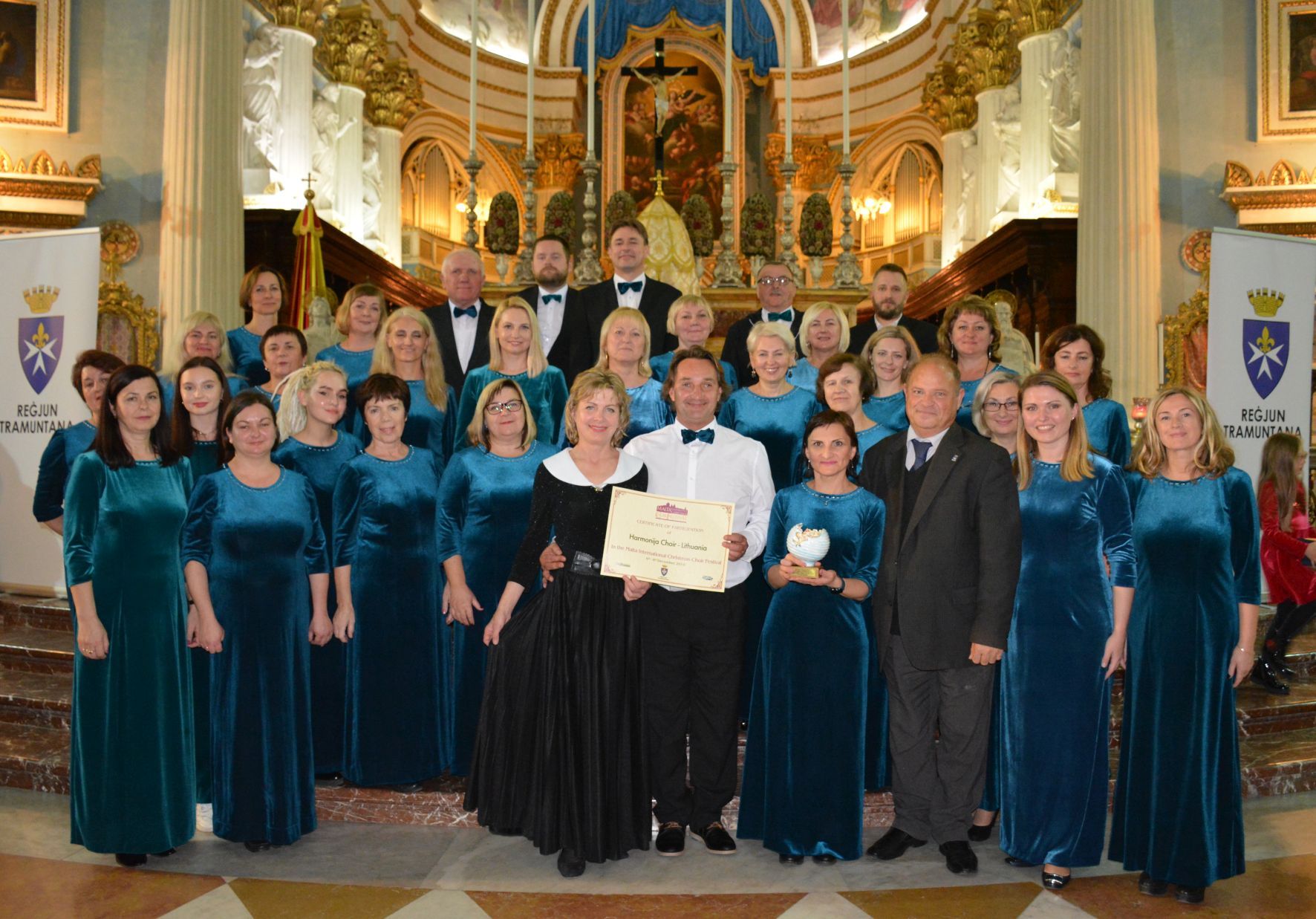 &bdquo;Harmonijos&ldquo; Choras Po Finalinio Koncerto Su Diplomu Ir Festivalio Prezidentu