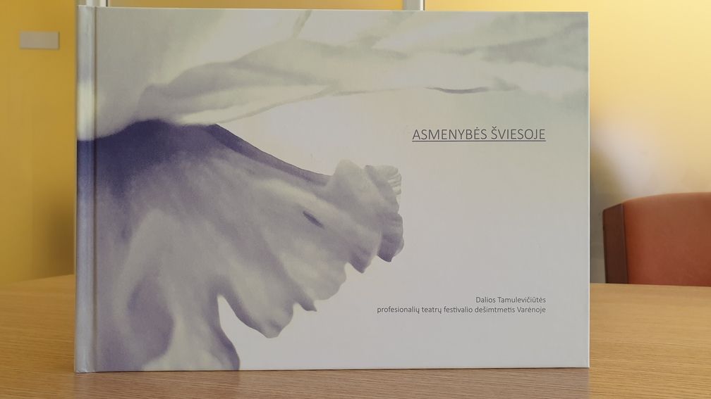 ASMENYBĖS &Scaron;VIESOJE