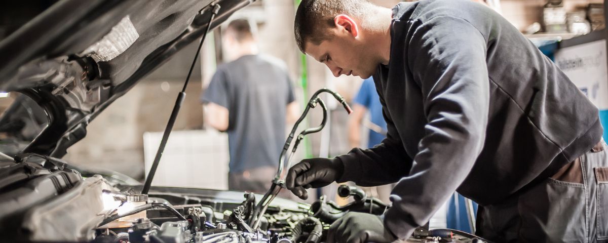 Automobilio Remontas Canva Nuotr