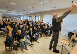 Antrojo Susitikimo Iamzinimas Dar Viena Asmenuke