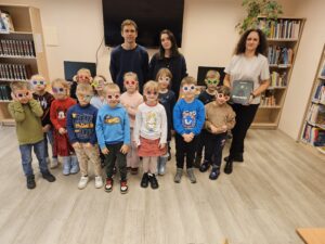 Knygu Kurejai Su Bituciu Grupe Mokytoja Neringa Kosmaniene